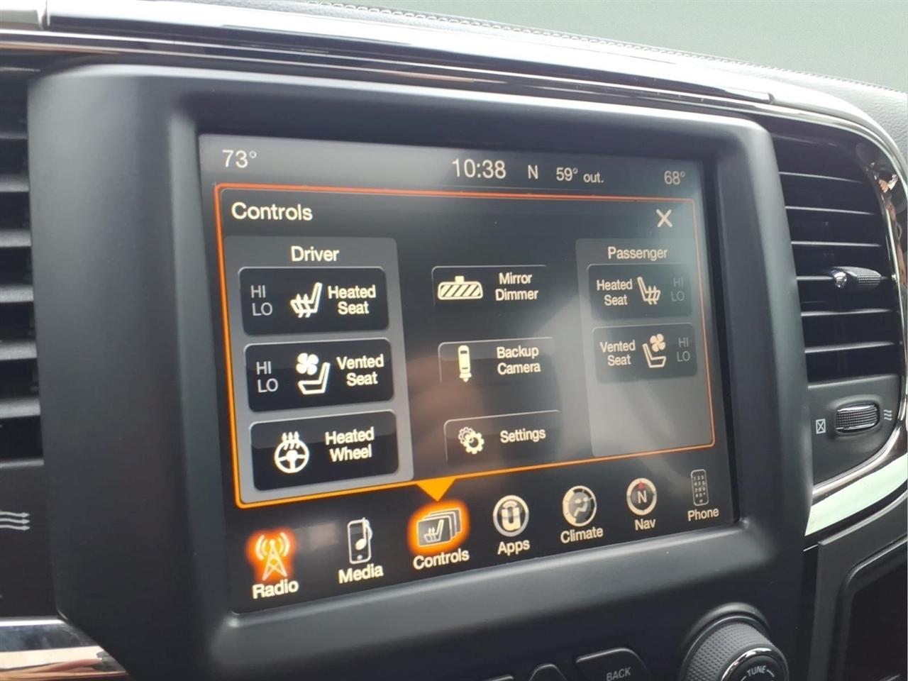 RAM 1500 4WD Crew Cab 140.5" Night 2017