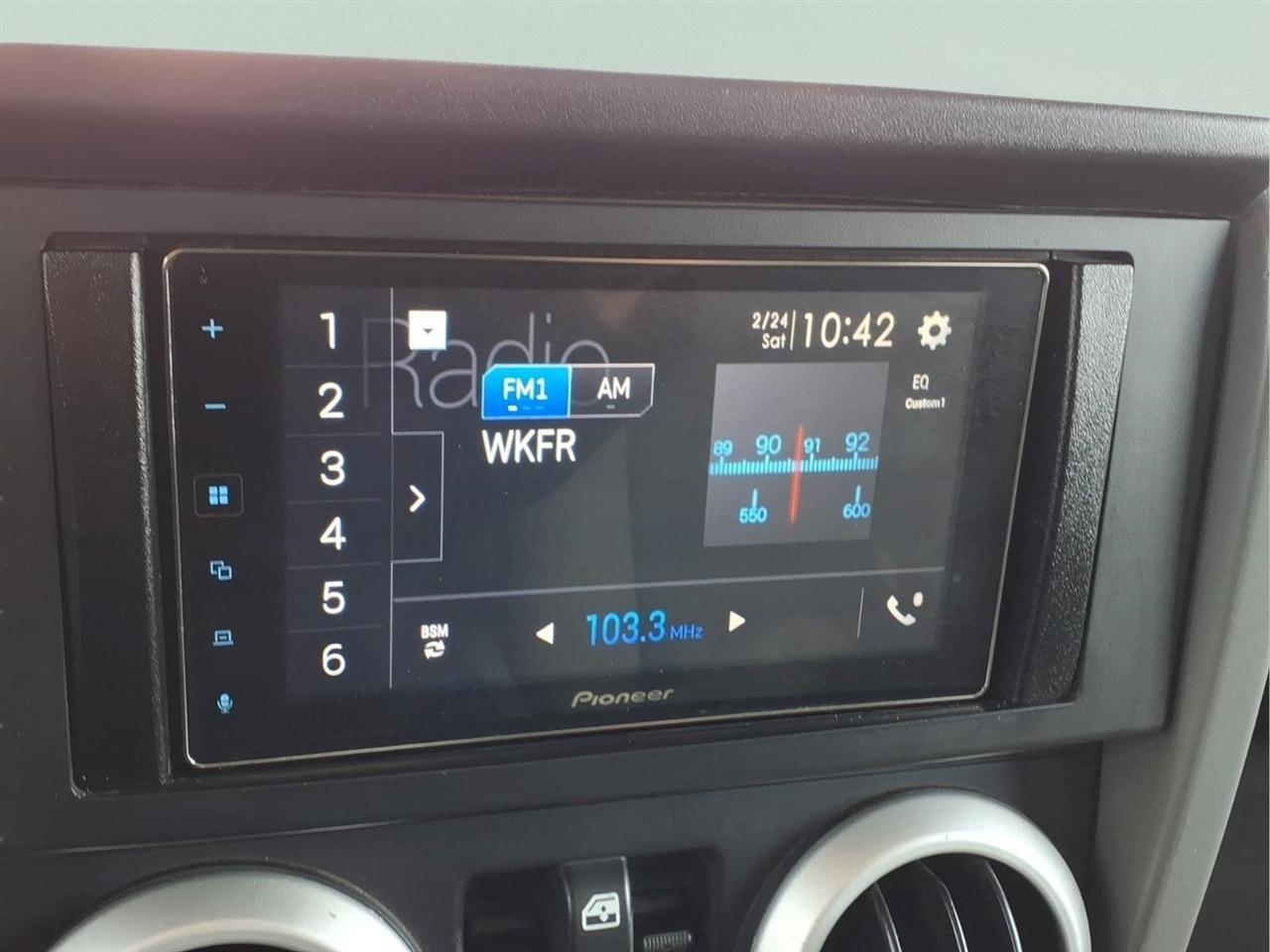 Jeep Wrangler Unlimited 4WD 4dr Sahara 2010