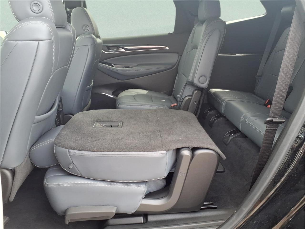 Buick Enclave FWD 4dr Essence 2022