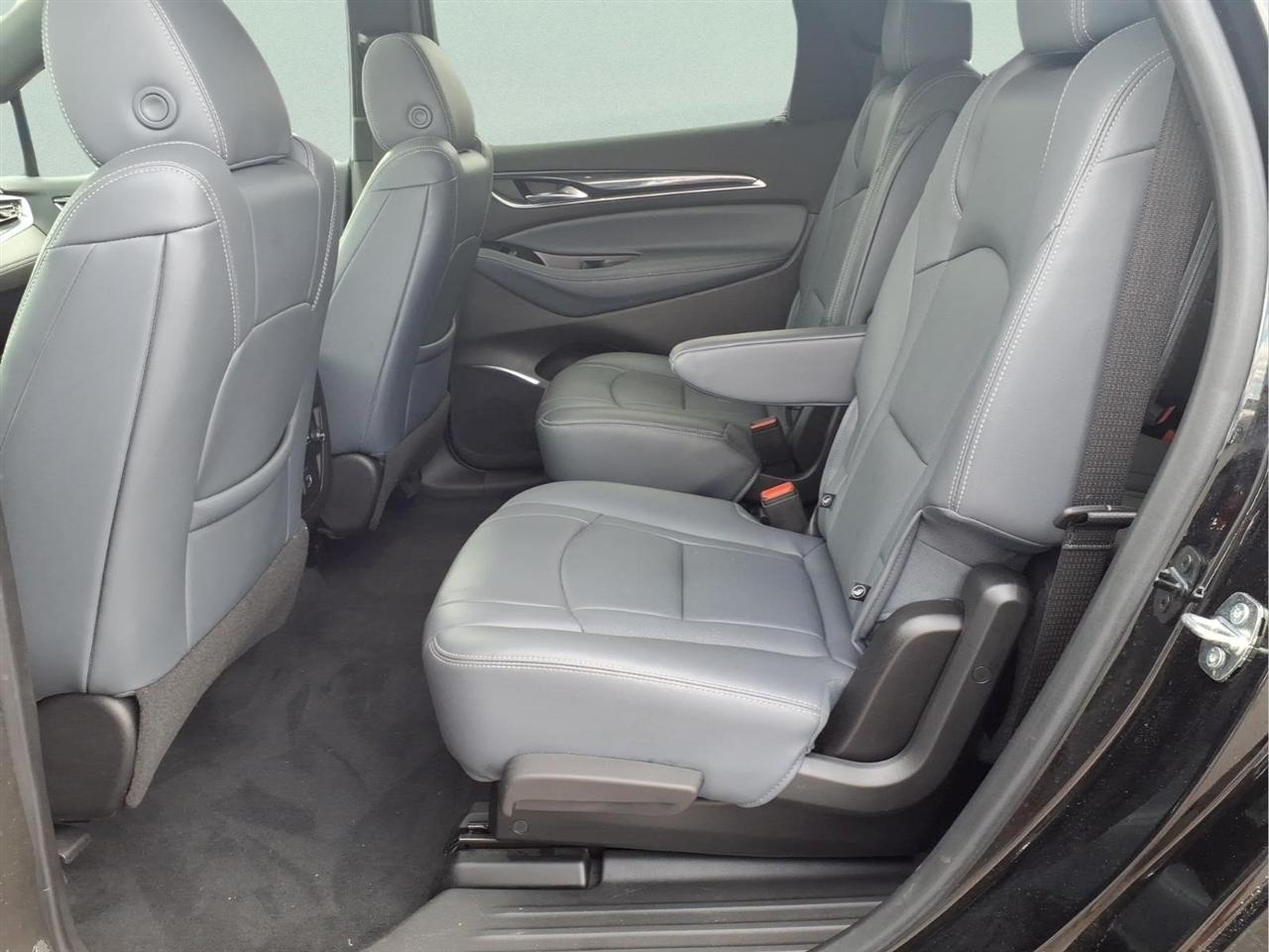Buick Enclave FWD 4dr Essence 2022
