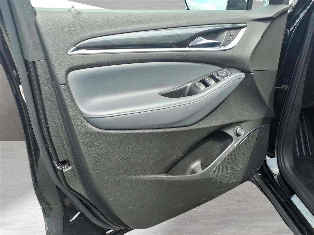 Buick Enclave FWD 4dr Essence 2022