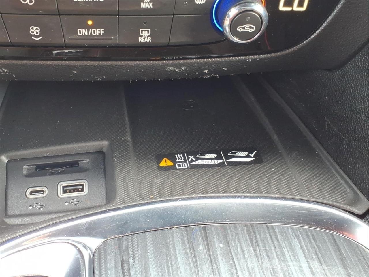 Buick Enclave FWD 4dr Essence 2022