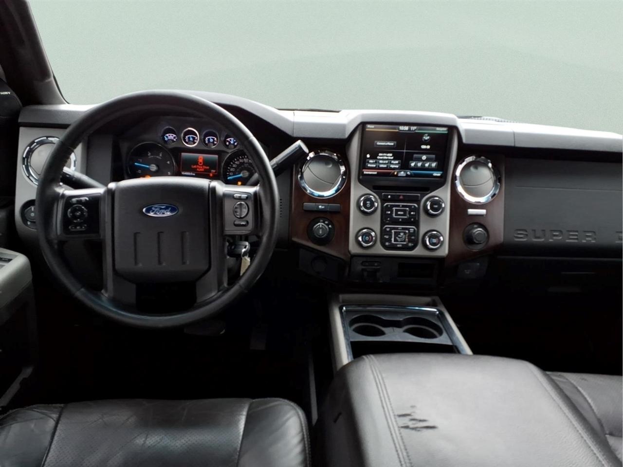 Ford Super Duty F-250 SRW 4WD Crew Cab 156" Lariat 2014