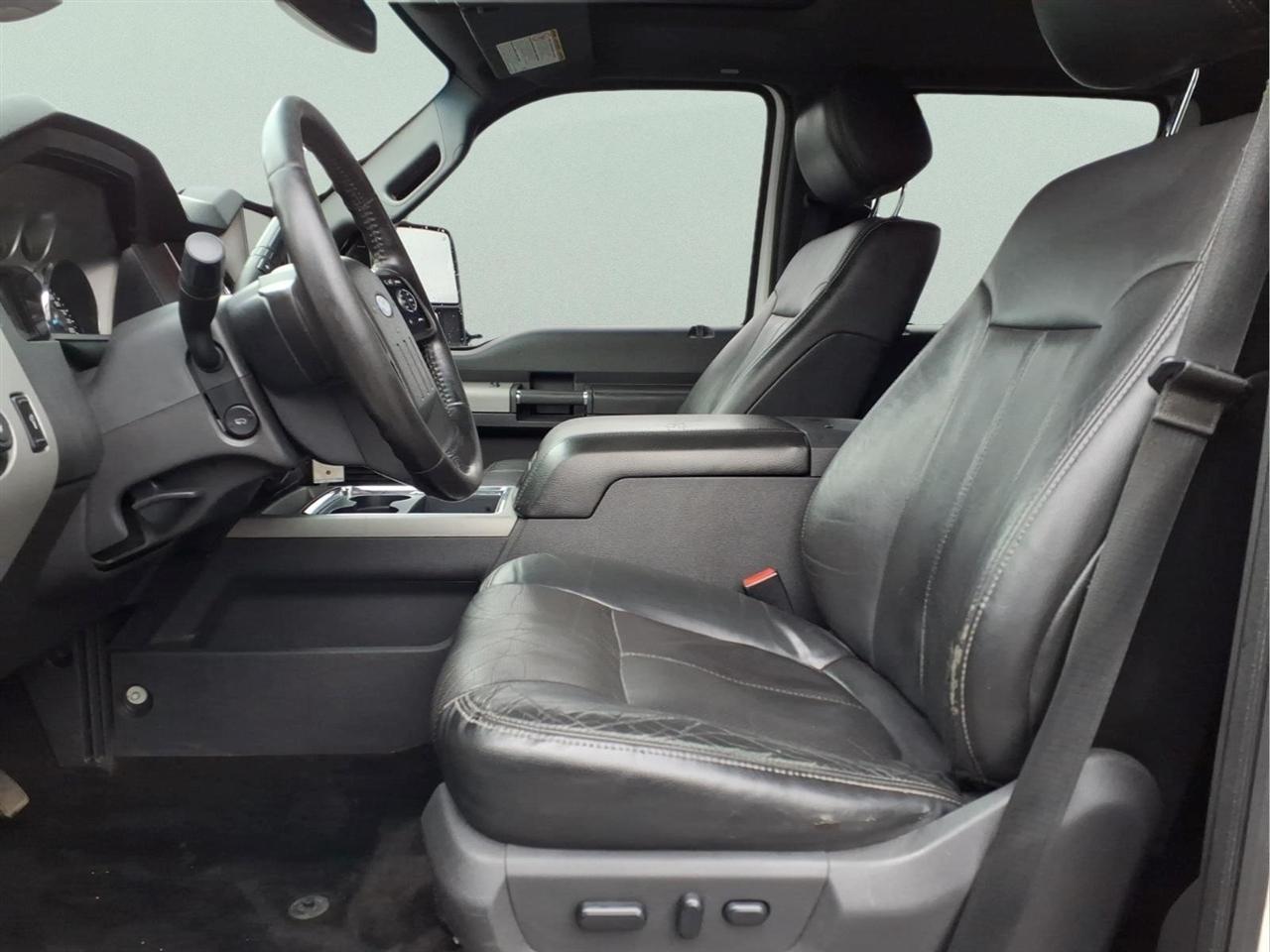 Ford Super Duty F-250 SRW 4WD Crew Cab 156" Lariat 2014