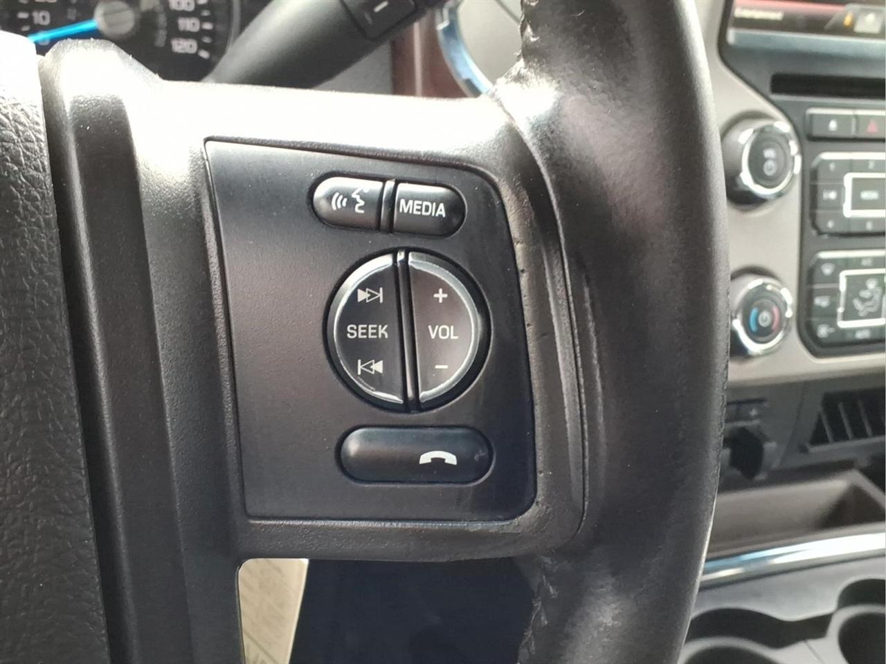 Ford Super Duty F-250 SRW 4WD Crew Cab 156" Lariat 2014