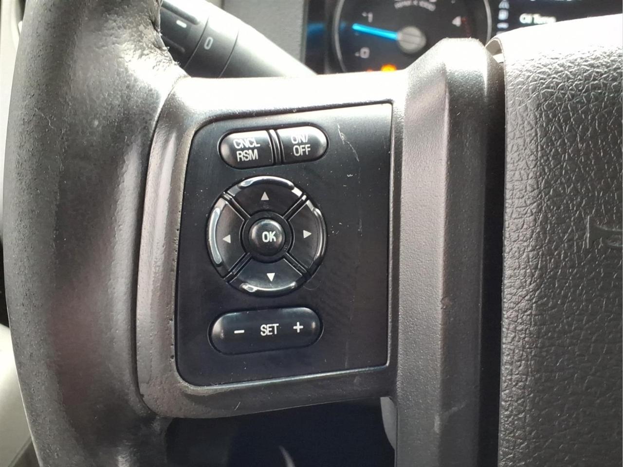 Ford Super Duty F-250 SRW 4WD Crew Cab 156" Lariat 2014