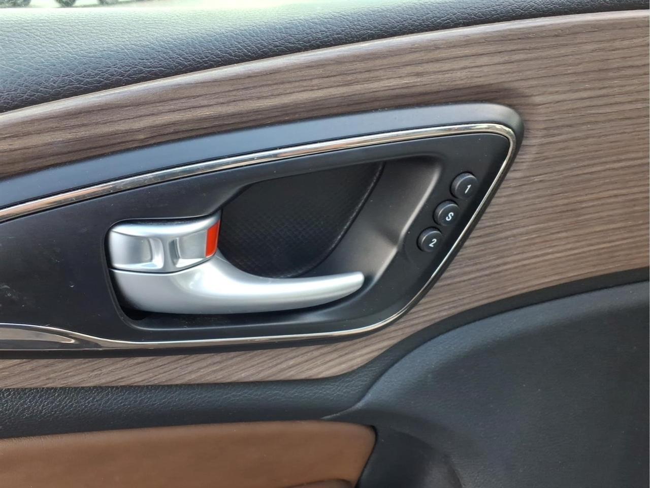 Chrysler 200 4dr Sdn C FWD 2016