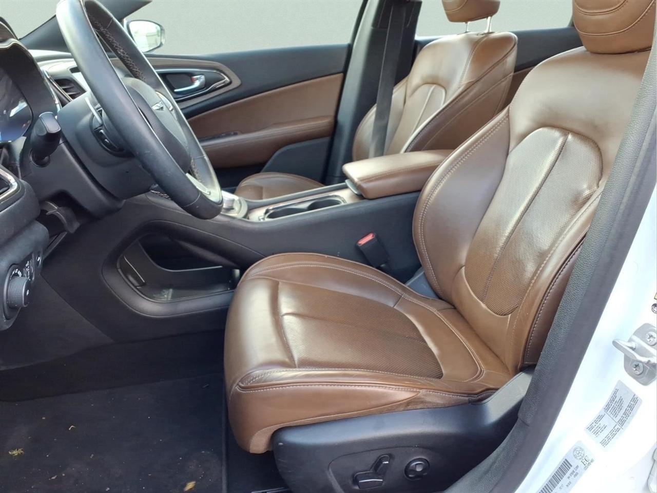 Chrysler 200 4dr Sdn C FWD 2016