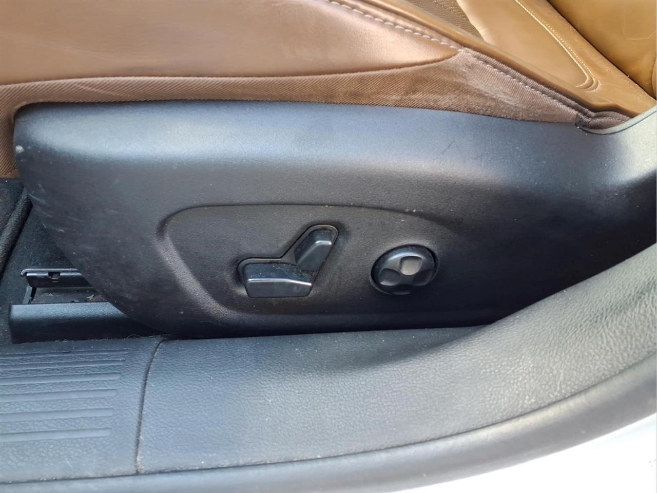 Chrysler 200 4dr Sdn C FWD 2016