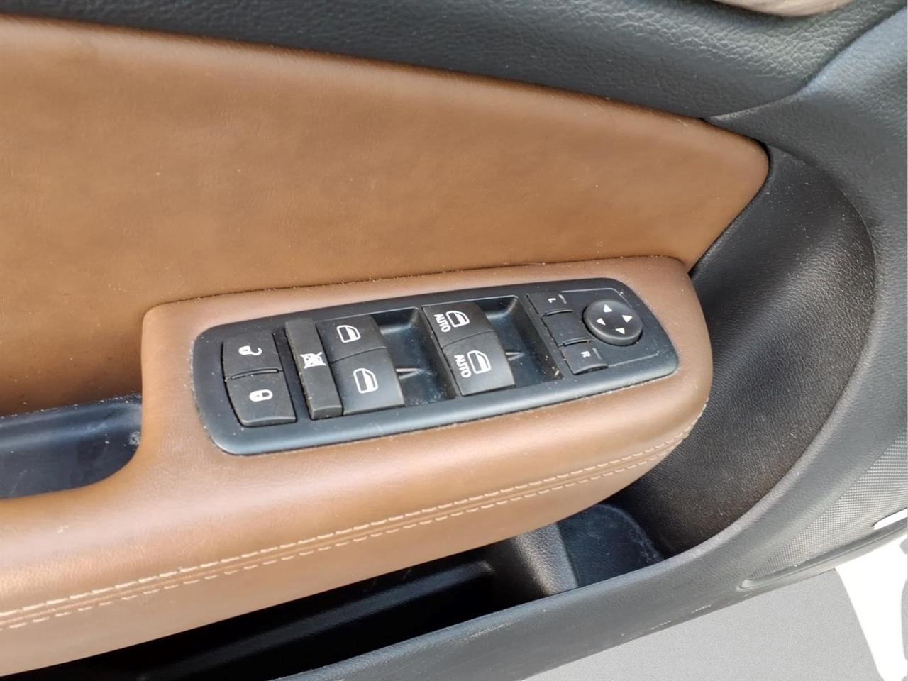 Chrysler 200 4dr Sdn C FWD 2016