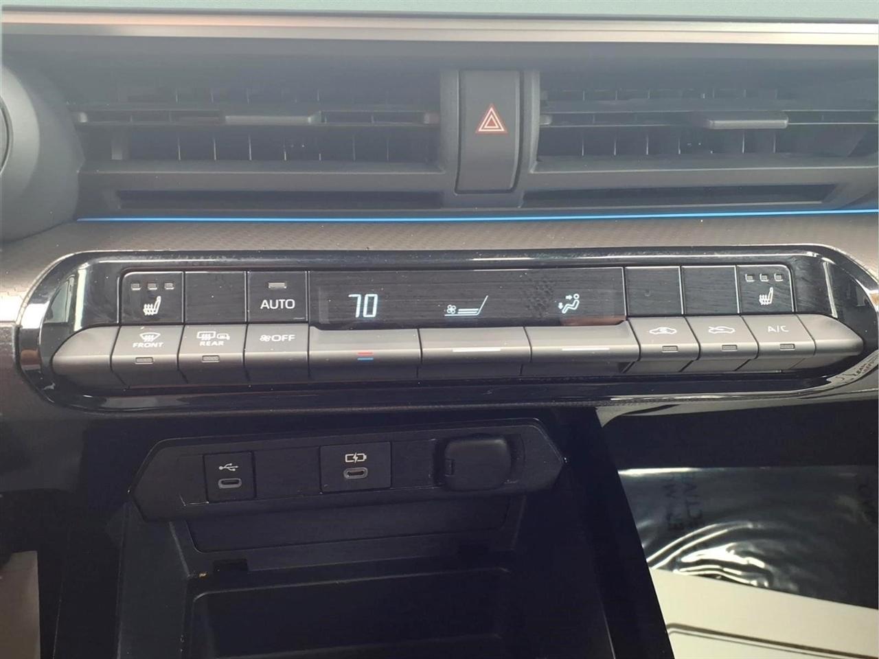 Toyota Prius Limited (Natl) 2023