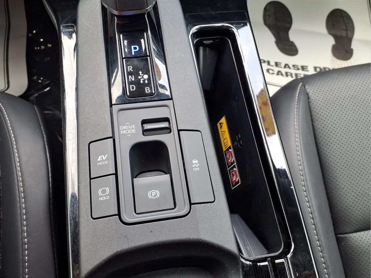 Toyota Prius Limited (Natl) 2023