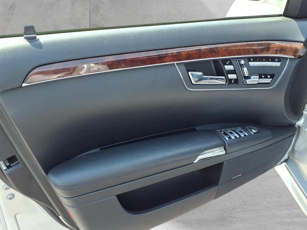 Mercedes-Benz S-Class 4dr Sdn 5.5L V8 4MATIC 2008