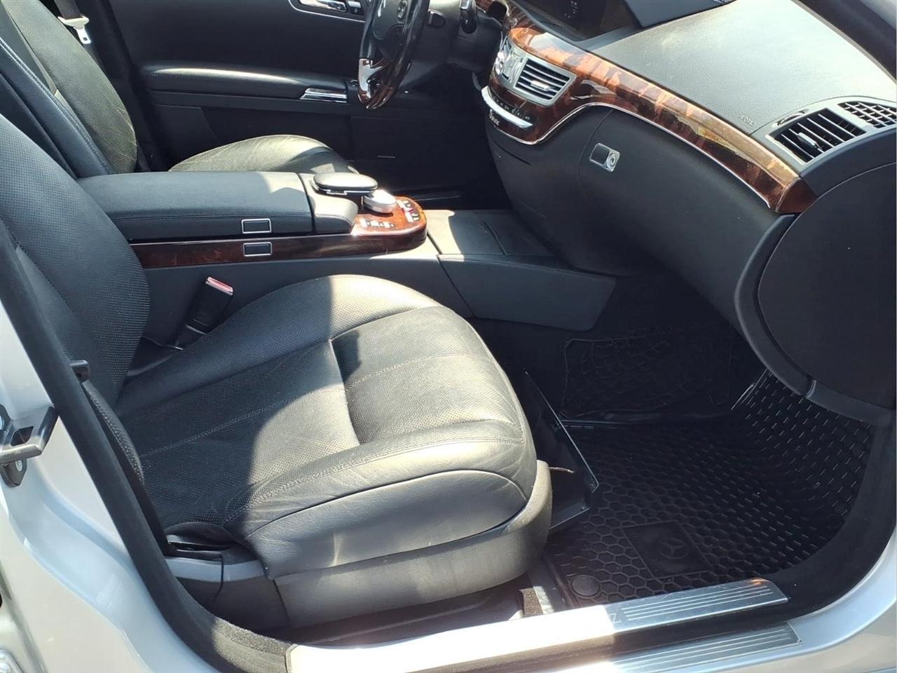 Mercedes-Benz S-Class 4dr Sdn 5.5L V8 4MATIC 2008