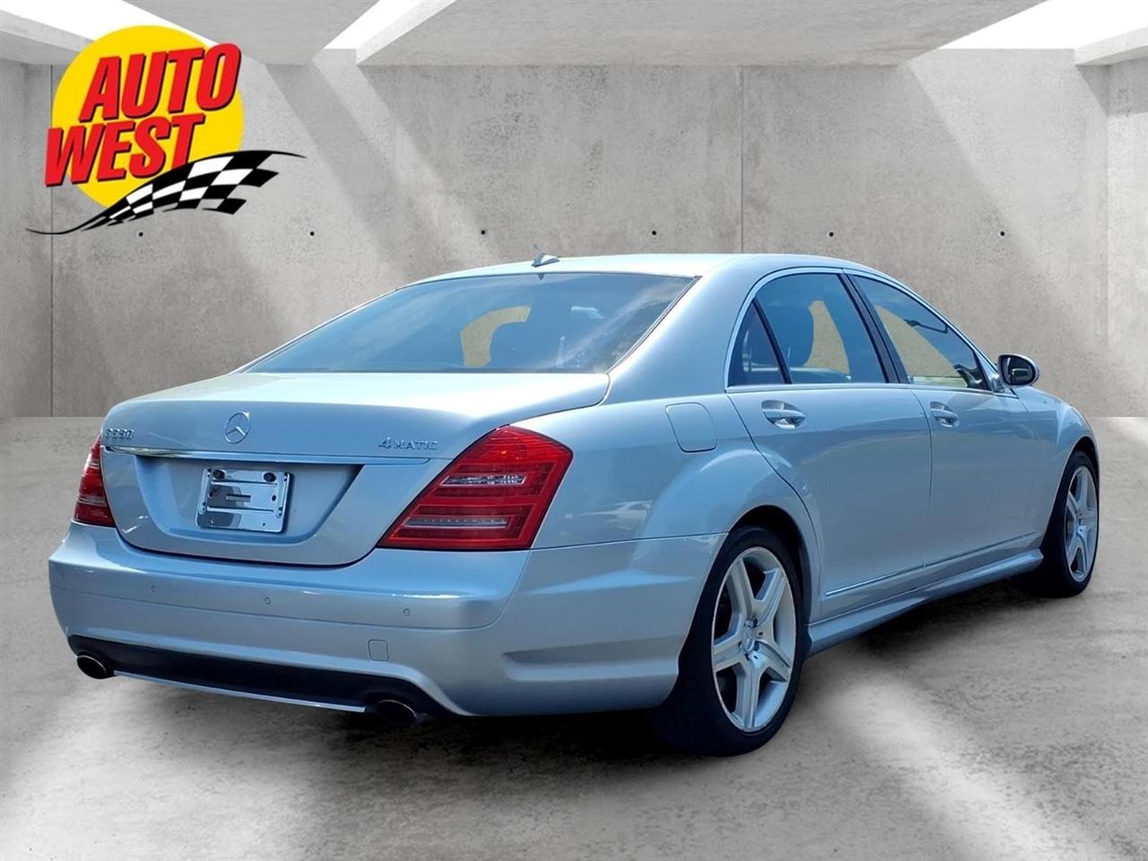Mercedes-Benz S-Class 4dr Sdn 5.5L V8 4MATIC 2008