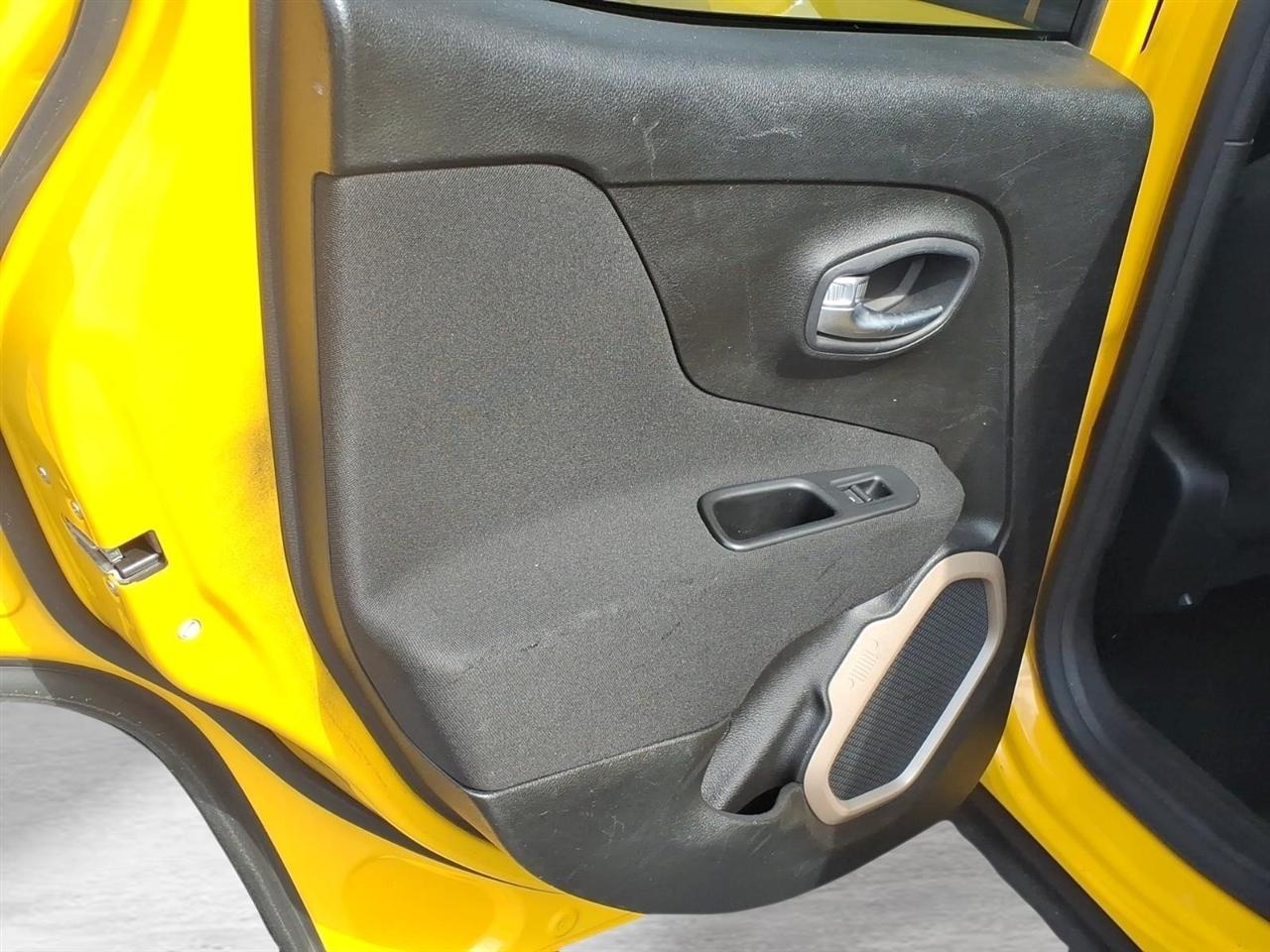 Jeep Renegade FWD 4dr Latitude 2015