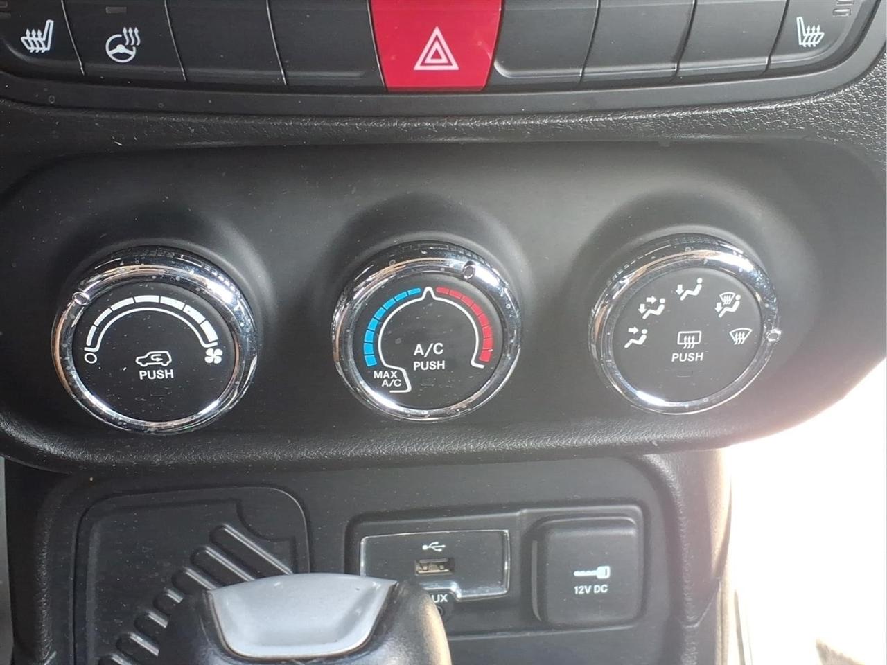 Jeep Renegade FWD 4dr Latitude 2015