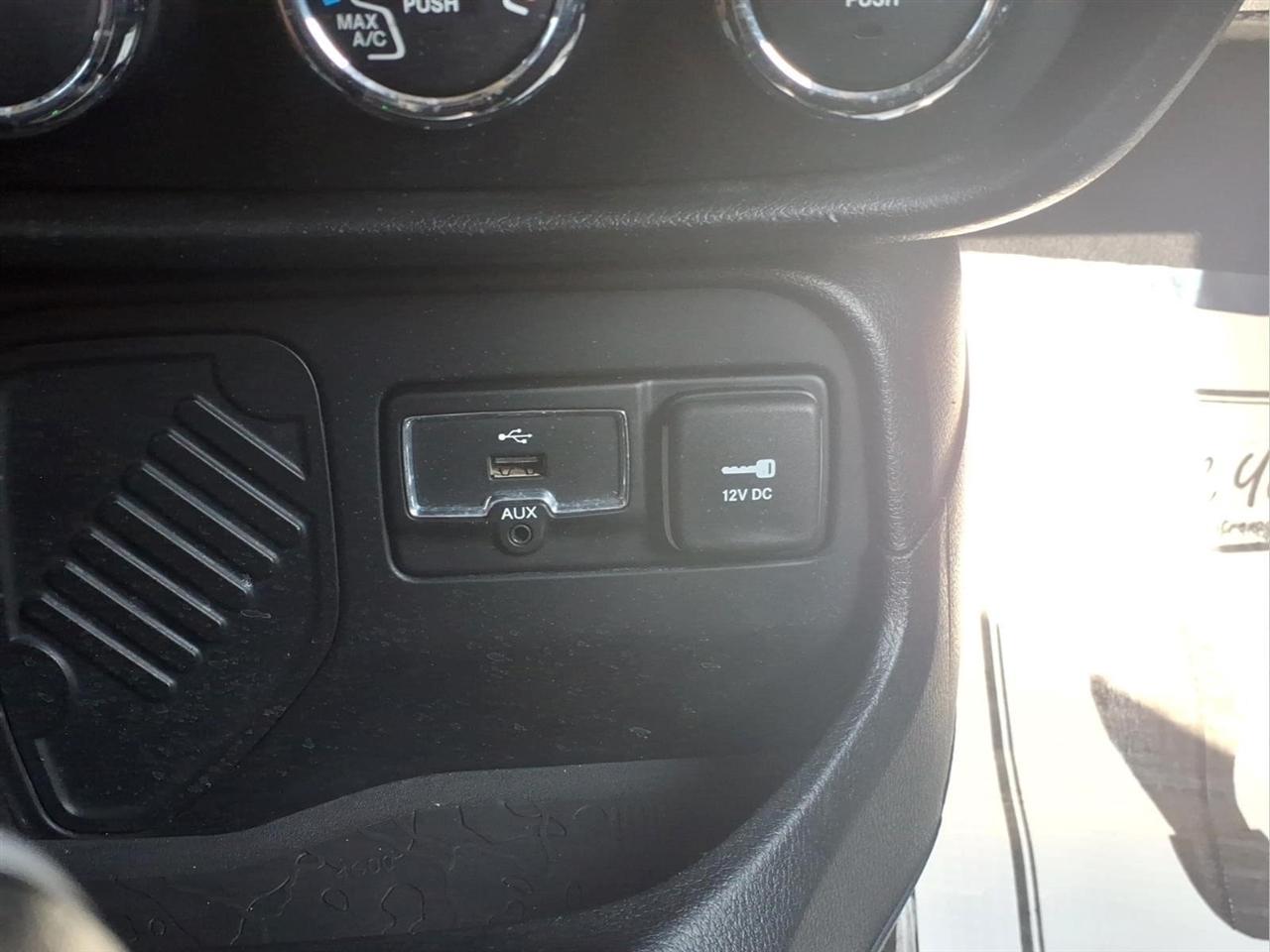 Jeep Renegade FWD 4dr Latitude 2015