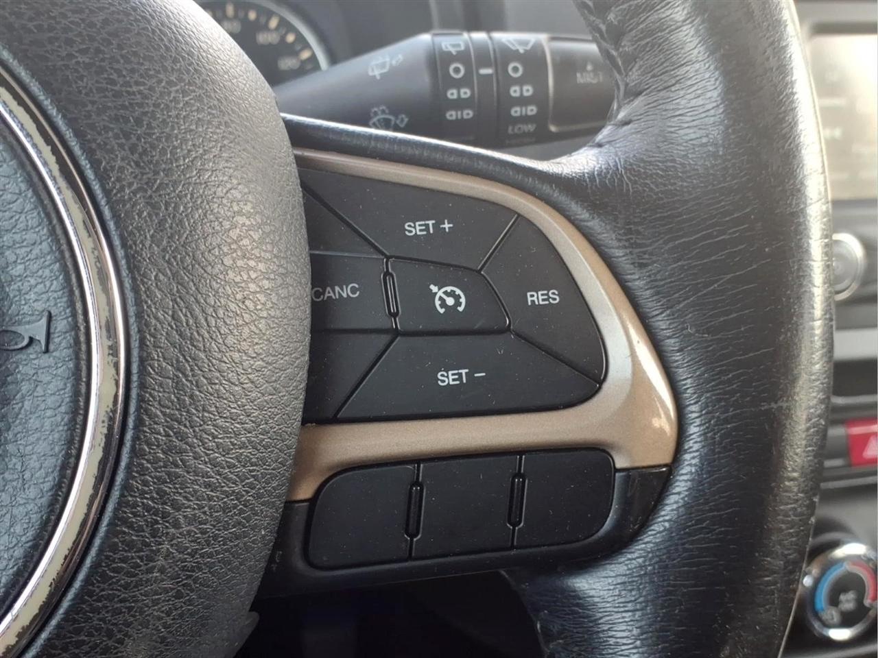 Jeep Renegade FWD 4dr Latitude 2015