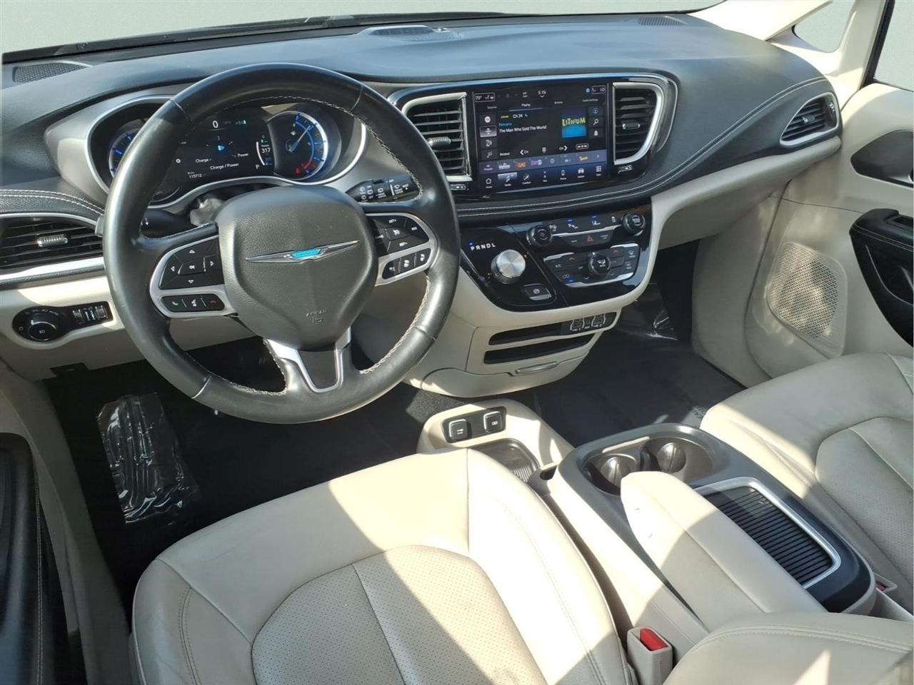Chrysler Pacifica Hybrid Touring L FWD 2021