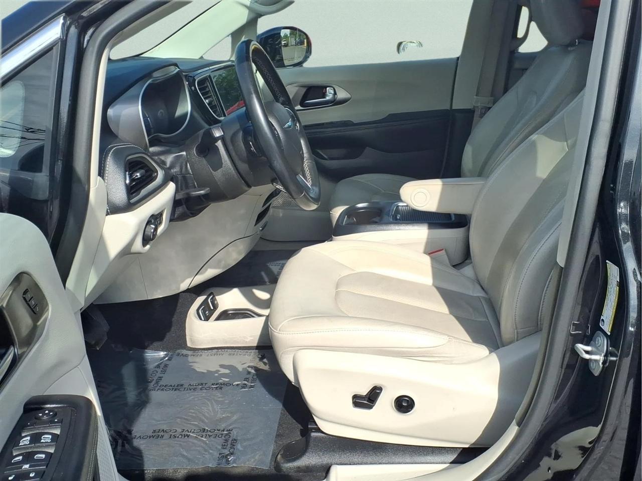 Chrysler Pacifica Hybrid Touring L FWD 2021