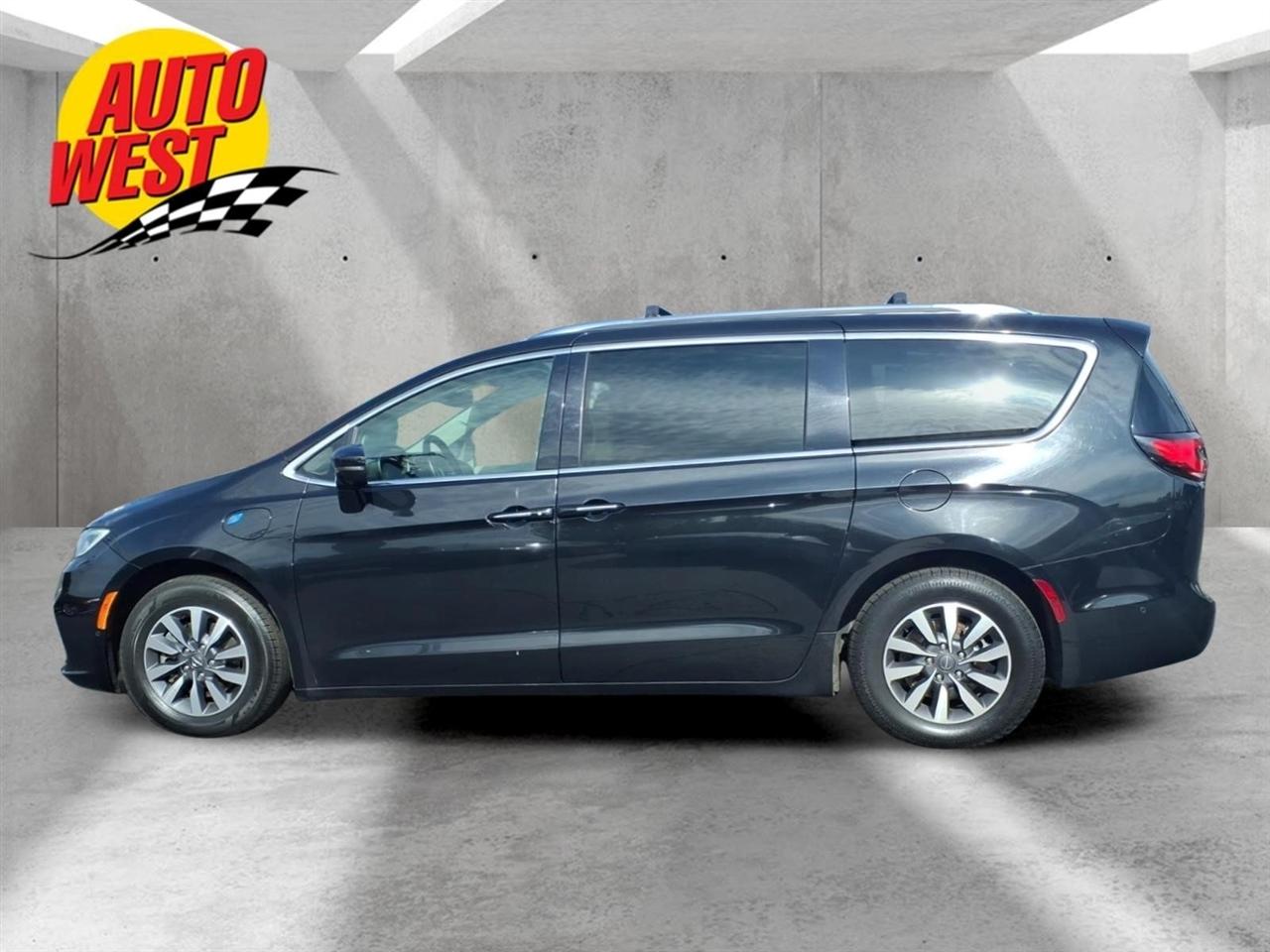 Chrysler Pacifica Hybrid Touring L FWD 2021