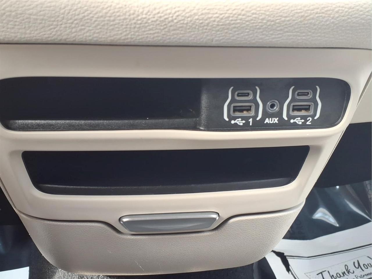 Chrysler Pacifica Hybrid Touring L FWD 2021