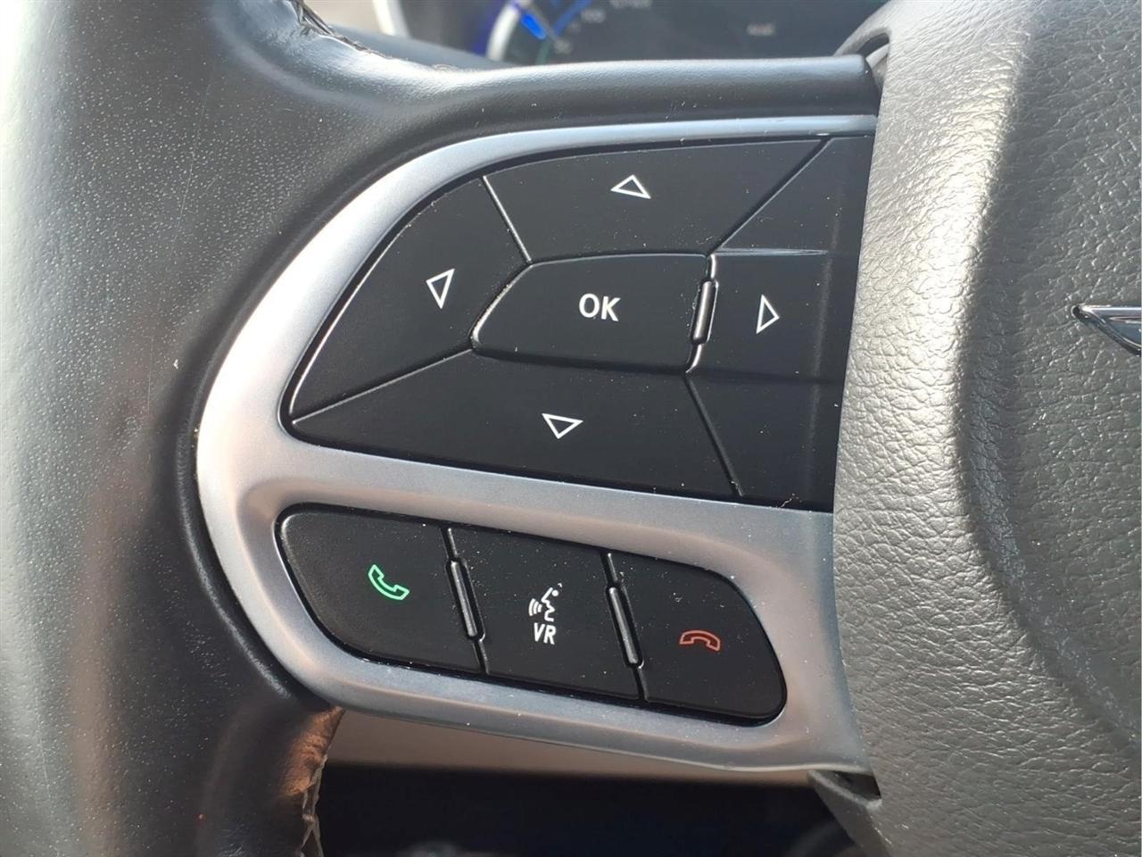 Chrysler Pacifica Hybrid Touring L FWD 2021