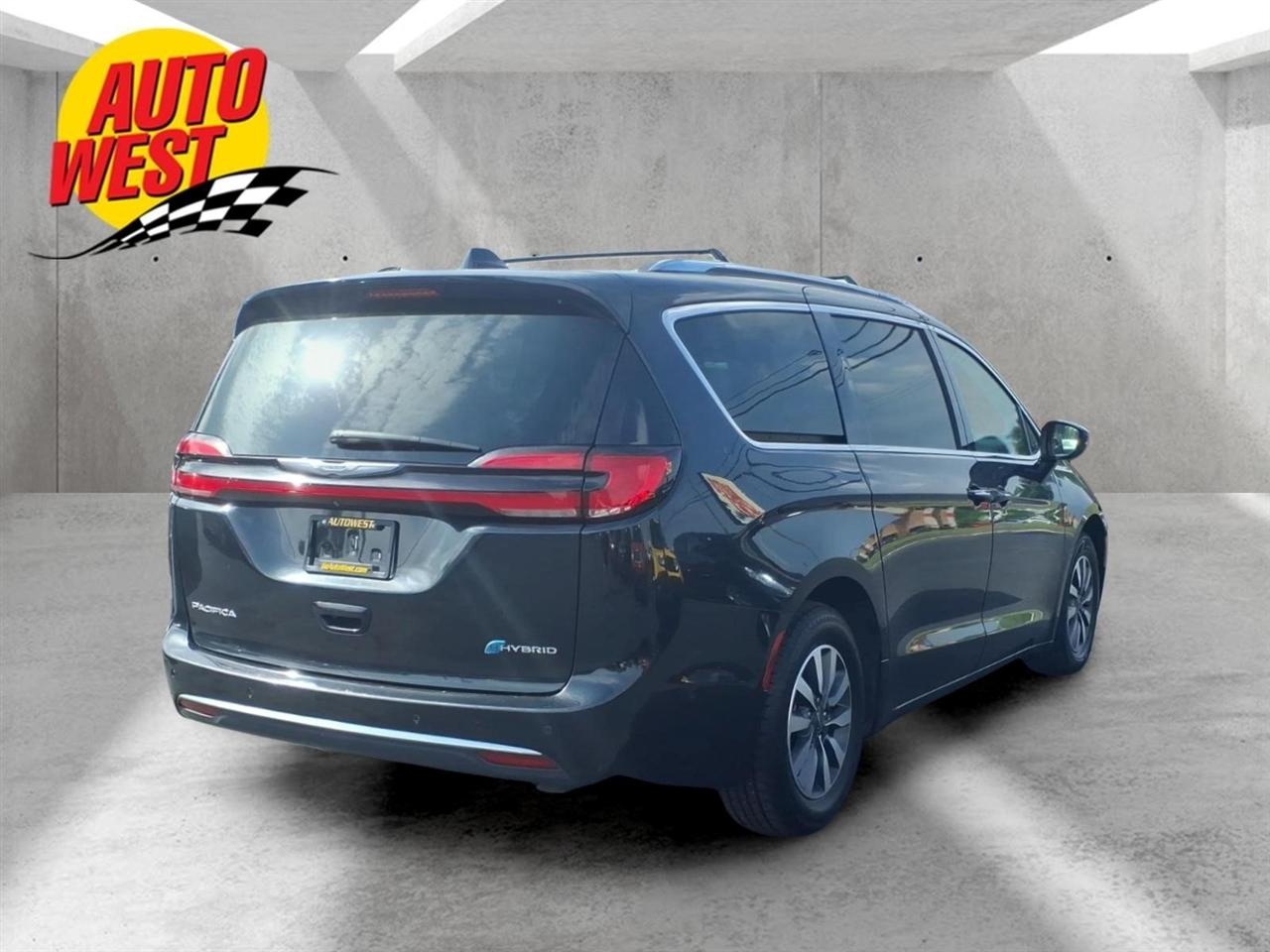 Chrysler Pacifica Hybrid Touring L FWD 2021