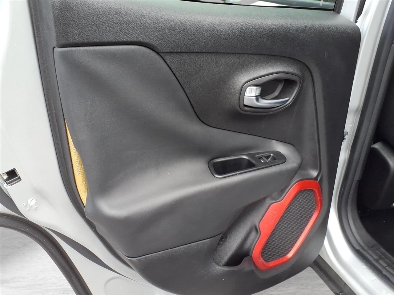 Jeep Renegade 4WD 4dr Trailhawk 2015