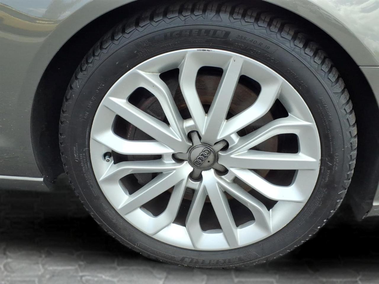 Audi A6 4dr Sdn quattro 3.0T Premium Plus 2012