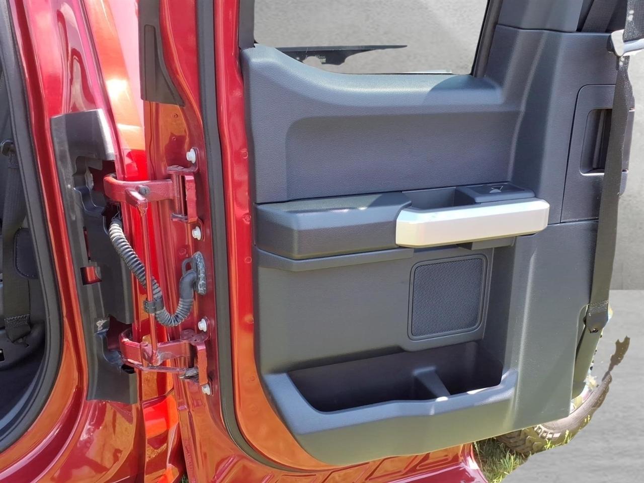 Ford Super Duty F-250 SRW Lariat 4WD SuperCab 8' Box 2022