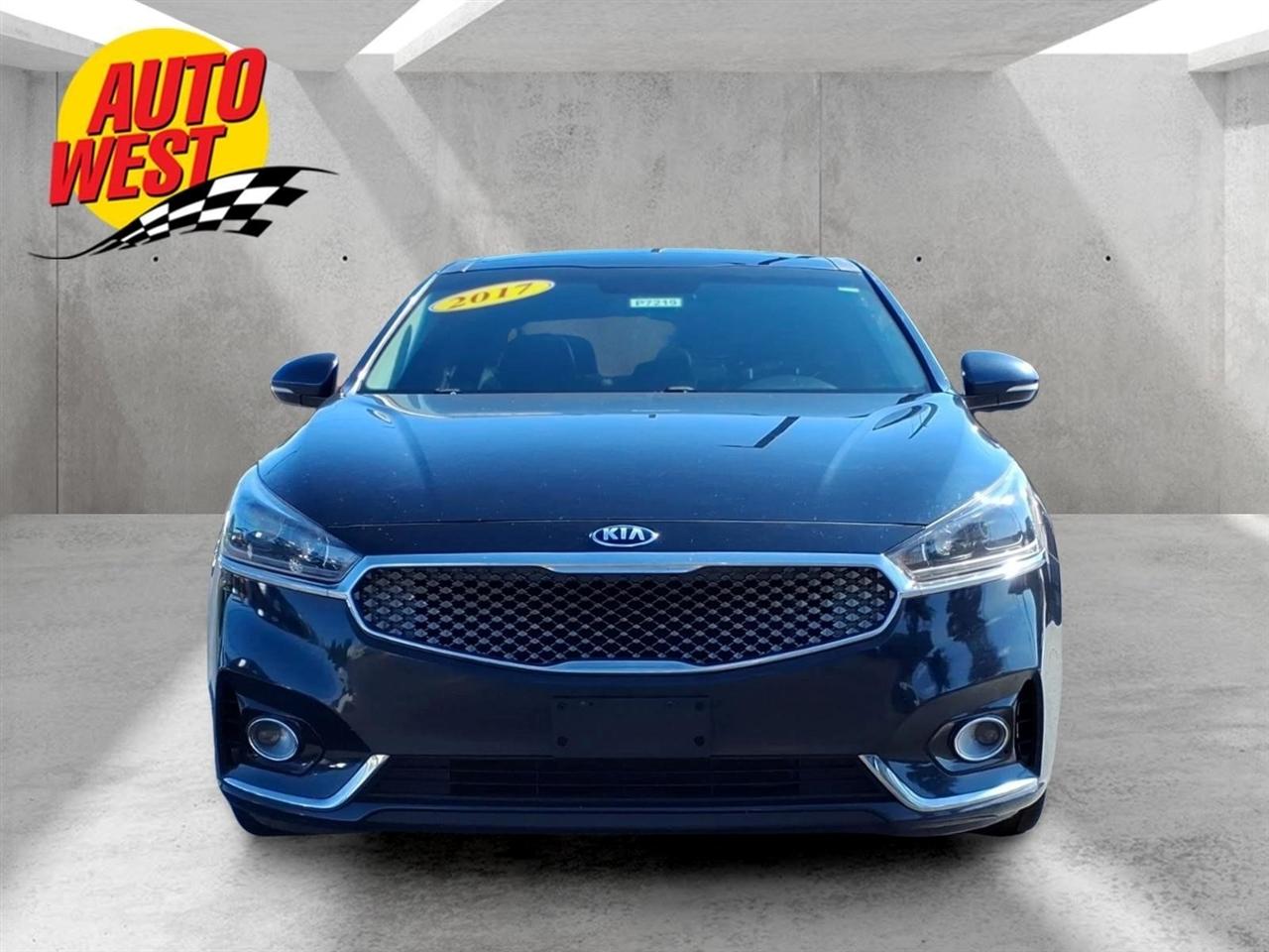 2017 Kia Cadenza Premium's photo