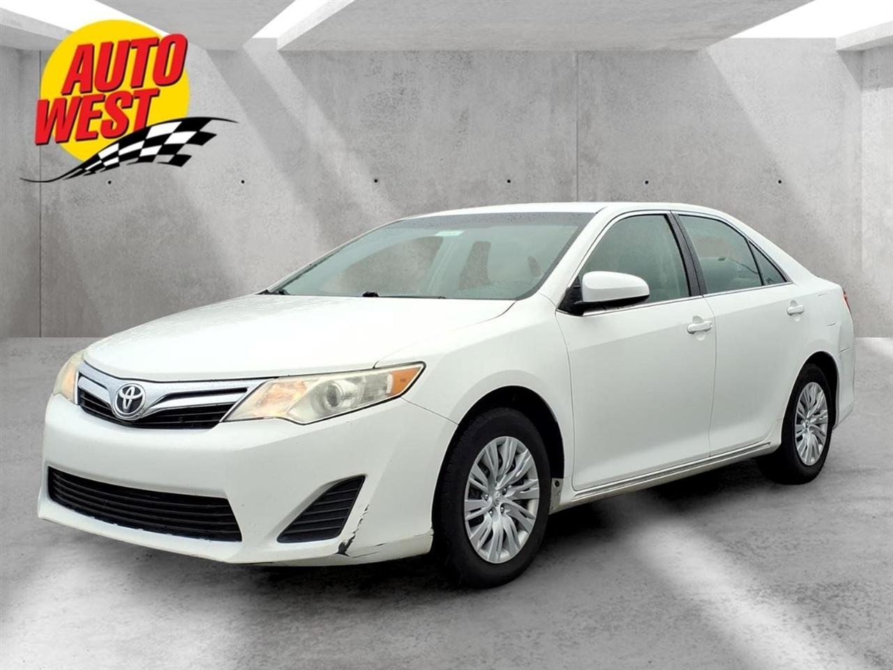 2012 Toyota Camry Blanco (Super White) Sedán Tracción delantera 6 velocidades Automática