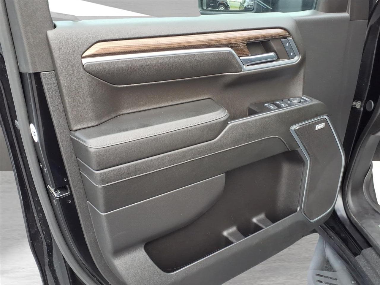 Chevrolet Silverado 1500 4WD Crew Cab 157" RST 2024