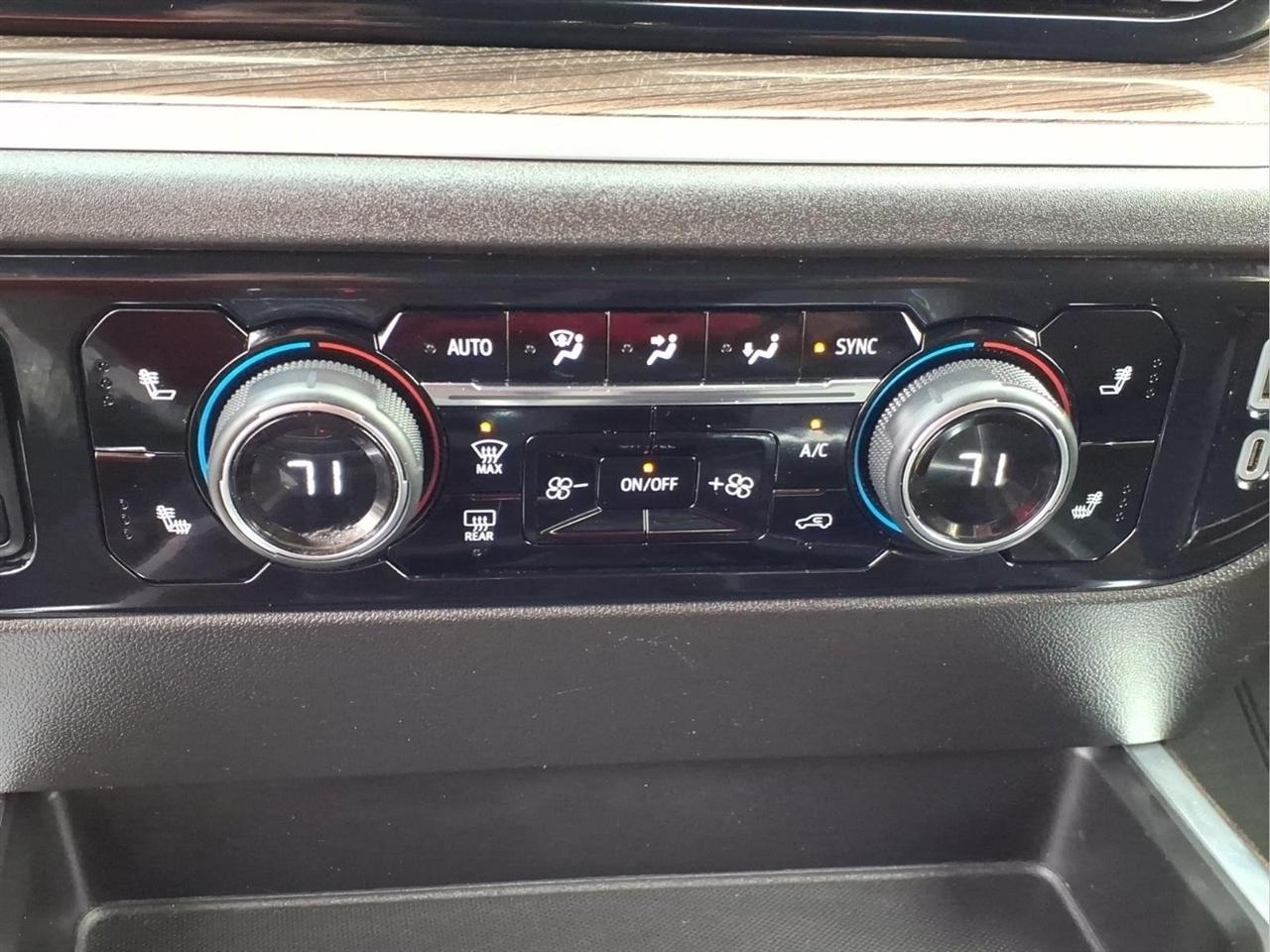 Chevrolet Silverado 1500 4WD Crew Cab 157" RST 2024