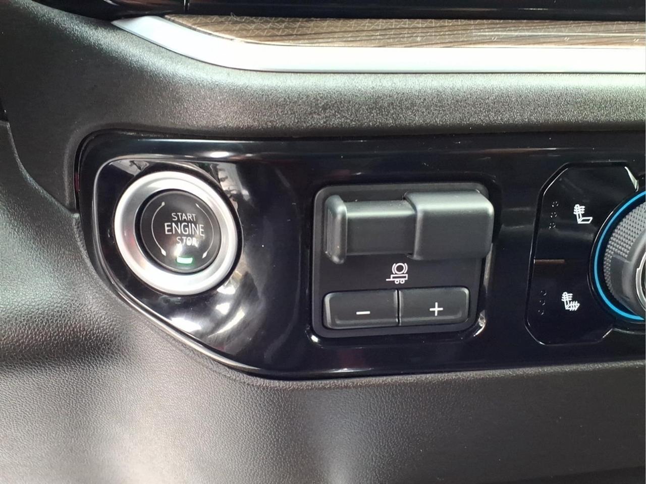 Chevrolet Silverado 1500 4WD Crew Cab 157" RST 2024