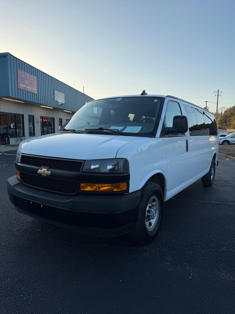 2020 Chevrolet Express Passenger LS's photo