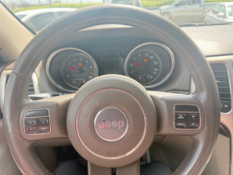 Jeep Grand Cherokee Laredo 4WD 2012