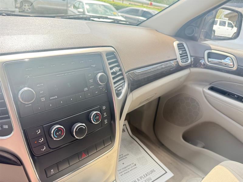 Jeep Grand Cherokee Laredo 4WD 2012