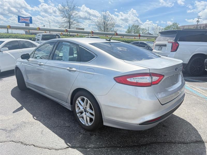 Ford Fusion SE 2016