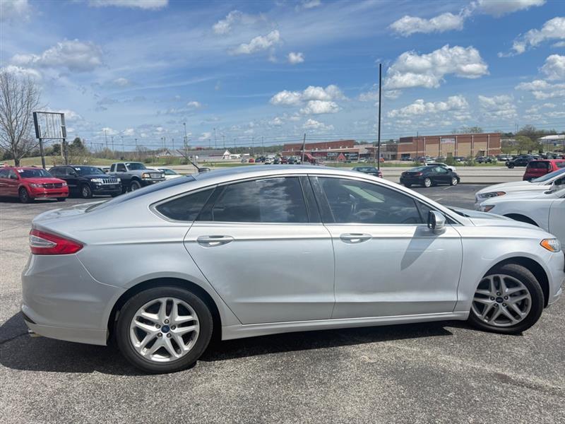 Ford Fusion SE 2016