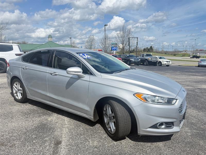Ford Fusion SE 2016