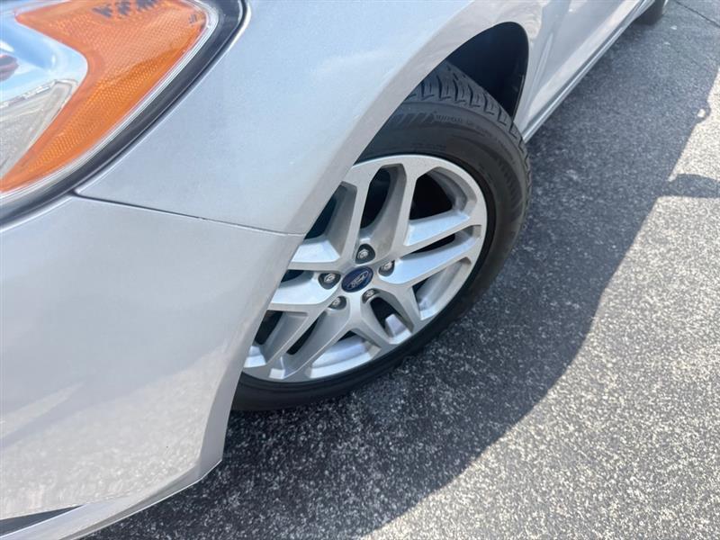 Ford Fusion SE 2016