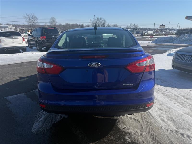 Ford Focus SE Sedan 2013