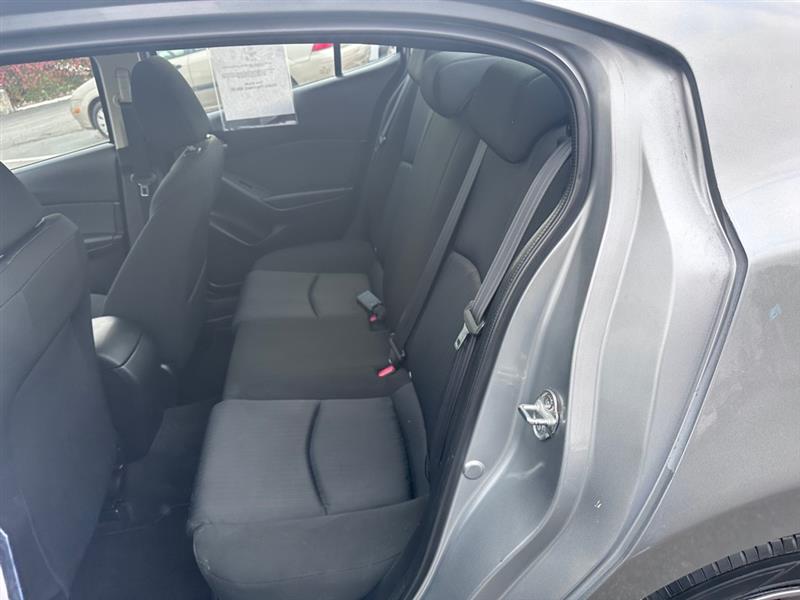 Mazda MAZDA3 i SV AT 4-Door 2014