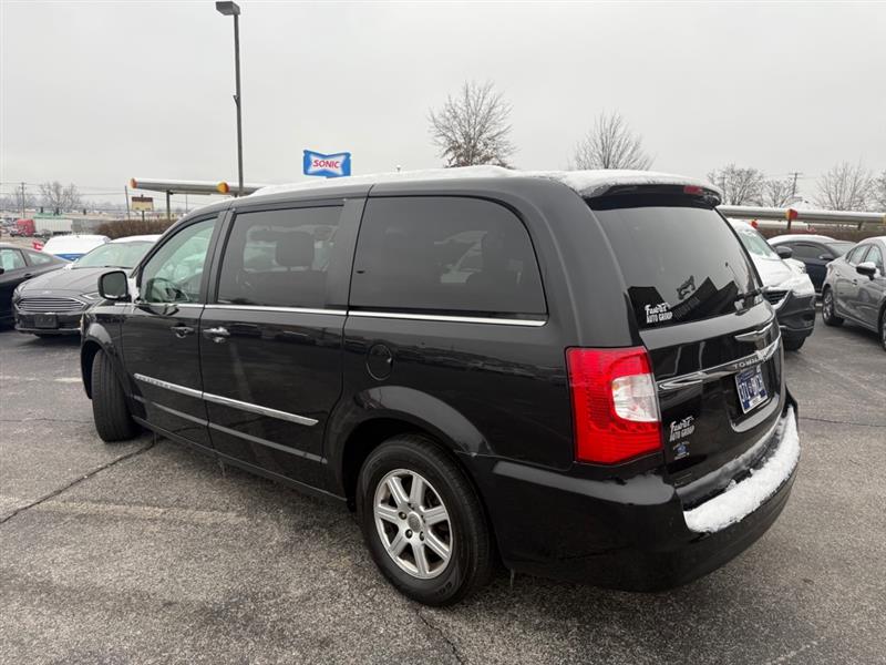 Chrysler Town & Country Touring 2013