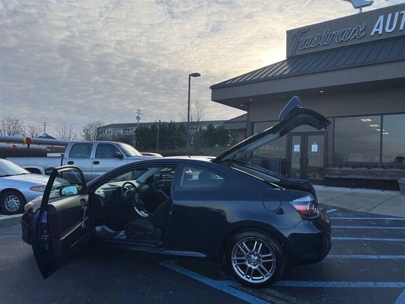 Scion tC Sports Coupe 4-Spd AT 2010