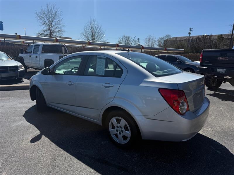 Chevrolet Sonic LS Auto Sedan 2016