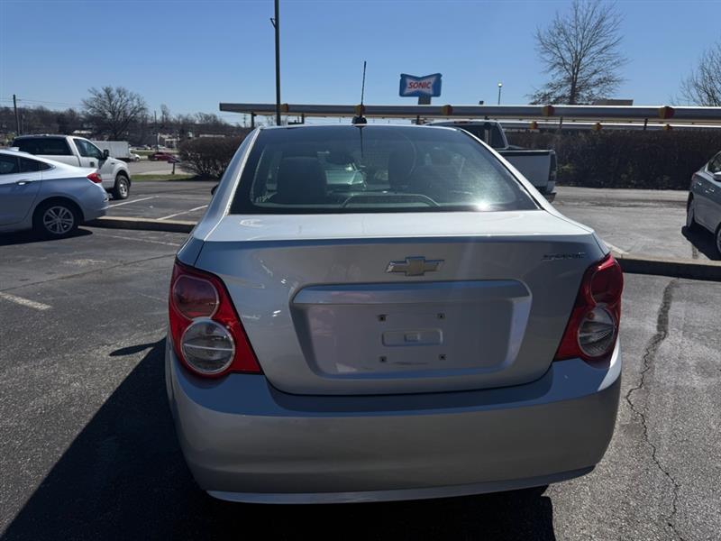 Chevrolet Sonic LS Auto Sedan 2016